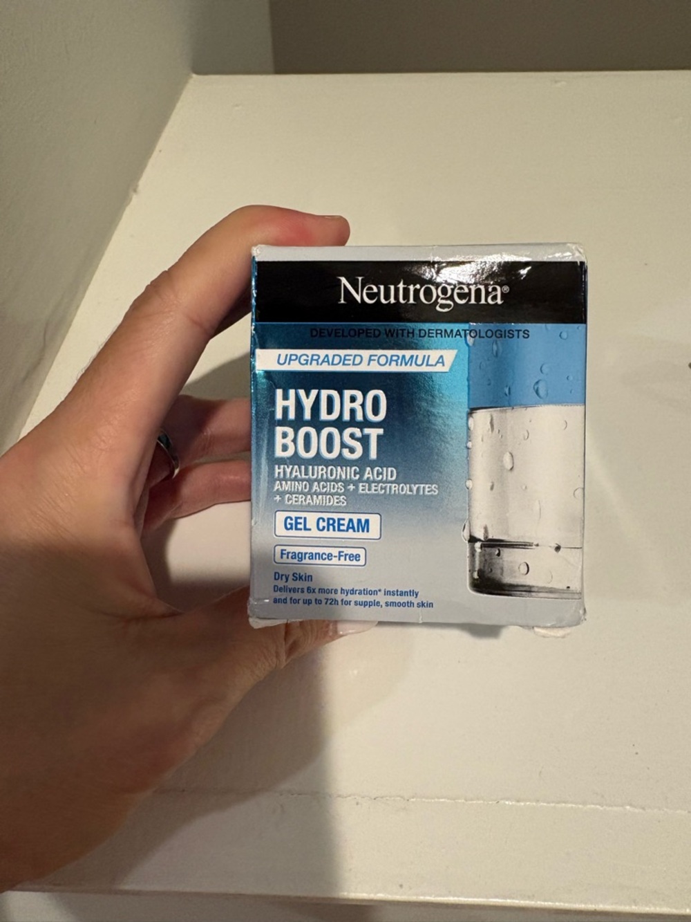 Neutrogena Hydro Boost Moisturizer - Blue & White